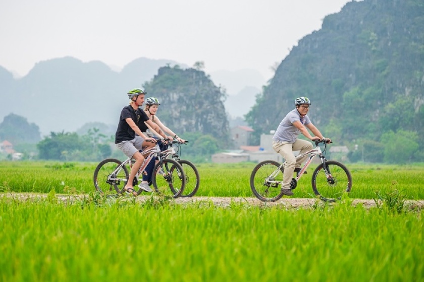 Day 5: Tam Coc - Thung Nham - Bai Dinh Pagoda - Hanoi (110km – 3h00) (Breakfast, Lunch)